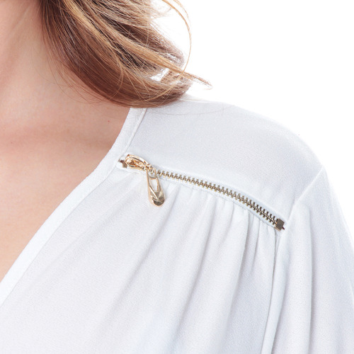 Blusa Wados Escote Cruzado Con Cierre En Hombros