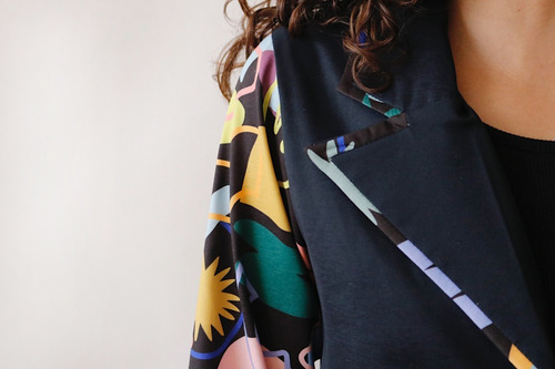 Imagen 4 de 7 de Camisa Con Estampado Y Textil Tecnológico Camisea Manifesto