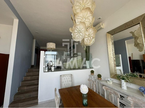 Casa En Venta En Tequesquitengo, Jojutla, Morelos