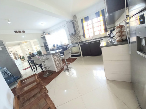 Vendo Quinta En Gavilán El Hatillo Remodelada