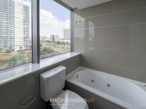 Imagen 23 de 24 de A Estrenar En Punta Del Este 3 Dormitorios Y 4 Baños.