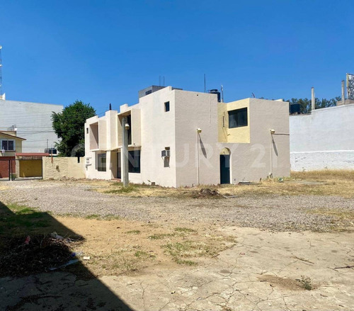 Se Renta Edificio De Dos Niveles Para Oficinas En Colonia Del Bosque