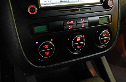Imagem 15 de 15 de Volkswagen Jetta 2.5 4p 2009