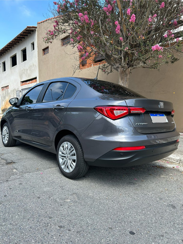 Fiat Cronos 1.3 Drive Flex 4p
