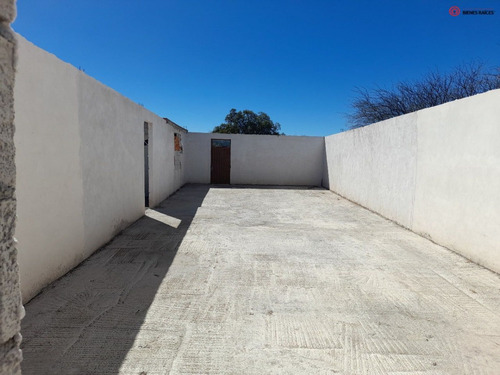 Terreno Con Construcción En Santiago De Anaya