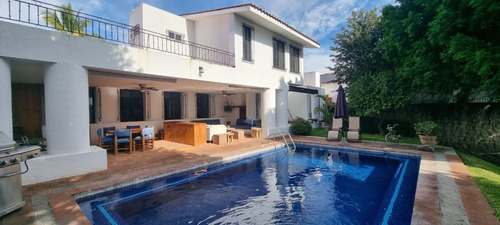 Casa En Venta En Fracc. Colinas De Santa Fe, En Xochitepec, Morelos