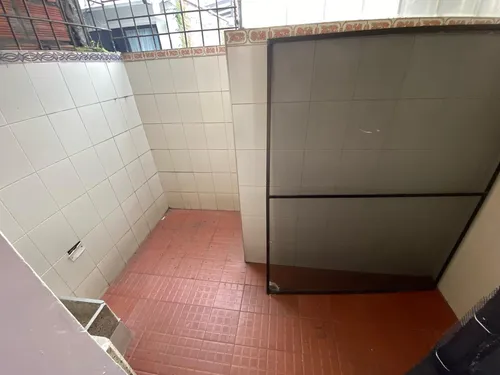 Alquiler De Apartaestudio En El Barrio Capri