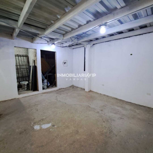 Te Ofrecemos En Venta Edificio De Tres Plantas En Obra Gris Ubicado En Maiquetía - Calle Los Baños - Estado La Guaira. Ref 005 - 600