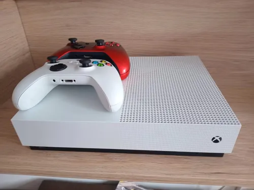 Microsoft Xbox One S 1tb All-digital Edition Color Blanco (Usado)