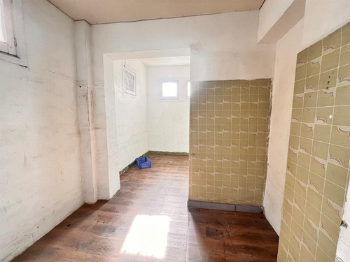 Casa De Uso Comercial.