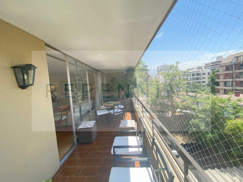 Plaza Las Lilas (93307)