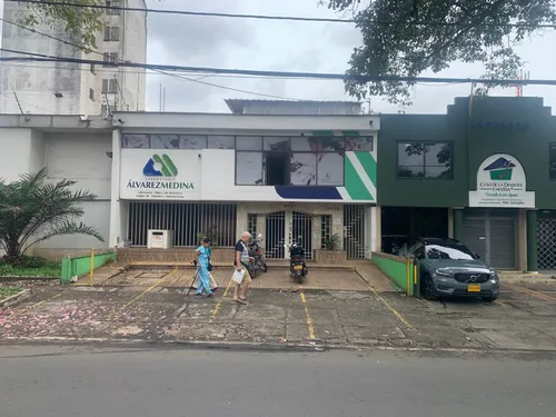 Casa Con Excelente Ubicacion Y Valorizacion. Es Una Muy Buena Oportunidad De Inversion.