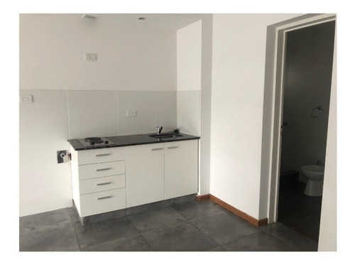 Imagen 4 de 9 de Monoambiente En Venta En Moron Centro