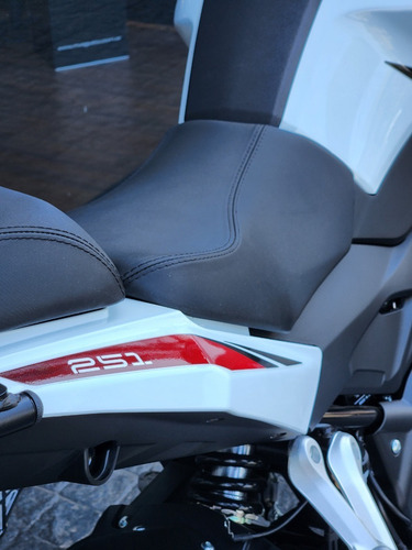 Imagen 12 de 25 de Benelli Trk 251 Abs - Mejor Contado! - Créditos - Jj