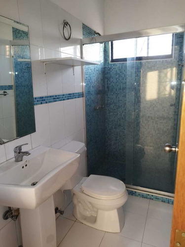 Imagen 10 de 16 de Leal Pérez Vende Townhouse En Mañongo, Res Monte Libano