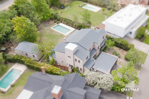 Imagen 6 de 30 de Excelente Casa De 5 Dormitorios En Venta - Rosario Golf Country Club