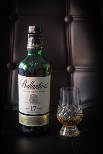 Whisky Ballantines 17 Años Blended Scotch 750ml En Estuche