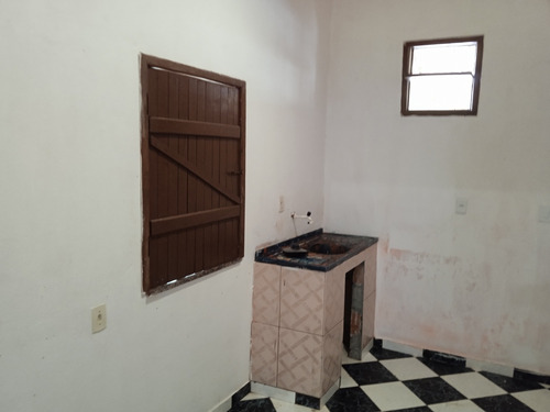Casa Dois Quartos Amplos,sala Banheiro,cozinha,garagem Três