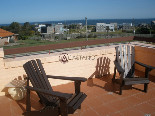 Estupenda Esquina, Vista Al Mar, En Lote De Doble Con 4 Dormitorios Suite La Mejor Barbacoa De Manantiales Piscina Y Jacuzzi Exterior, 4 Cuartos- Ref: 2214