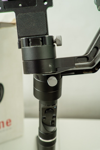 Zhiyun Crane V2 Estabilizador Gimbal (Usado)