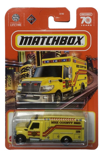 Matchbox 2023 (h) International 38/100 - International Ambul