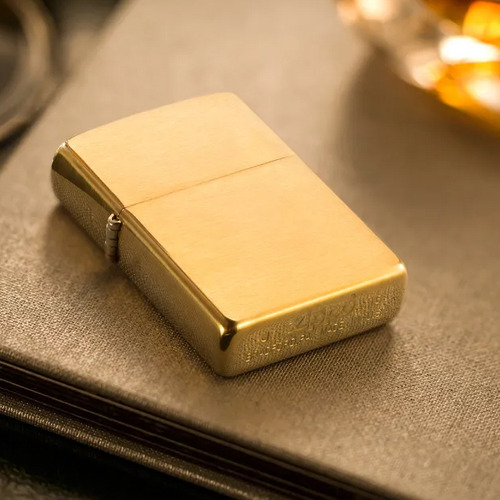 Encendedor Zippo 204B color dorado esmerilado cepillado brushed brass
