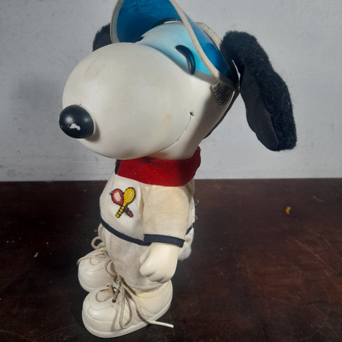 Imagem 2 de 10 de Boneco Snoopy Tenista Estrela Antigo Original 20 Cm Borracha