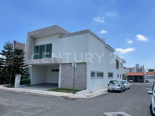 Casa En Venta En Condominio San Quintin, Aguascalientes