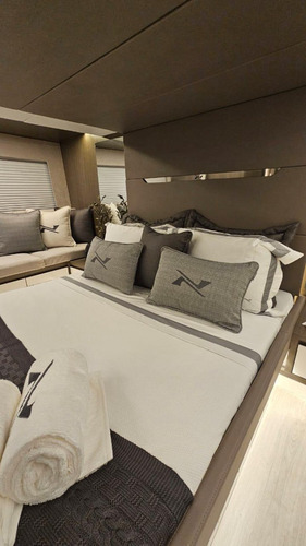 Lancha Nx50 Invictus! Navegabilidade, Design, 24 Pessoas