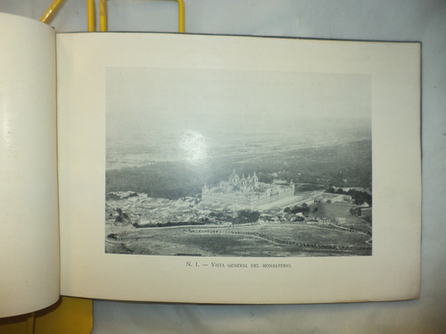 Recuerdo De El Escorial (circa 1900) (Usado)