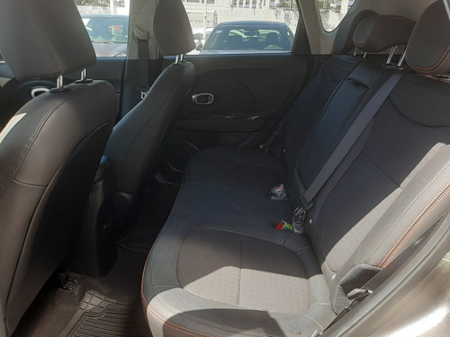 Imagen 10 de 15 de Kia Soul 1.6 Sx At 2019 Ac Abs Ee Vp Ba Qc