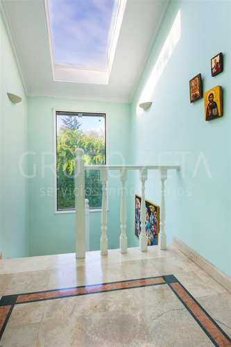 Casa En Arriendo De 7 Dorm. En Las Condes