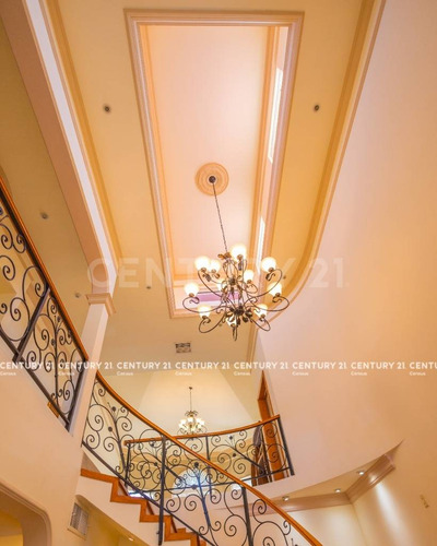 Casa En Venta En Fraccionamiento Rincon De Las Lomas Chihuahua, Chih.
