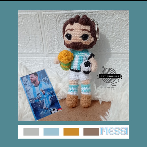 Messi Con Copa Y Balón Tejido A Crochet 