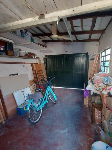 Venta - Casa En Beccar Con Dos Viviendas En Block Y Garage. Ideal Inversión.