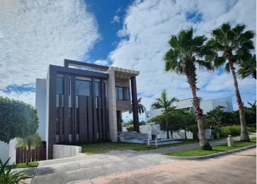 Casa Villa En Venta En Lecheria, Anzoategui