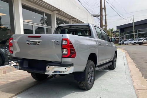 Imagen 3 de 15 de Hilux D/cabina 2.8 Tdi 204cv Automatica Srv 4x2 0km My2023