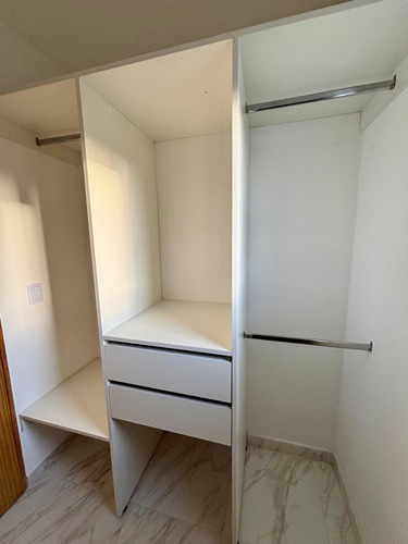 Venta Casa 2 Dormitorios Otros Barrios Con Cochera
