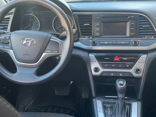 Imagen 10 de 11 de Hyundai Elantra 2018 2.0 Gls At