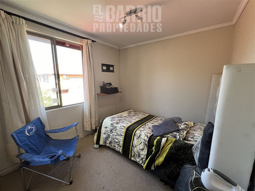 Casa En Venta De 5 Dorm. En Colina