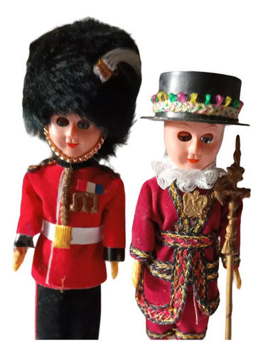 Muñecos Soldados Guardia Reina Antiguos Quedan Dos