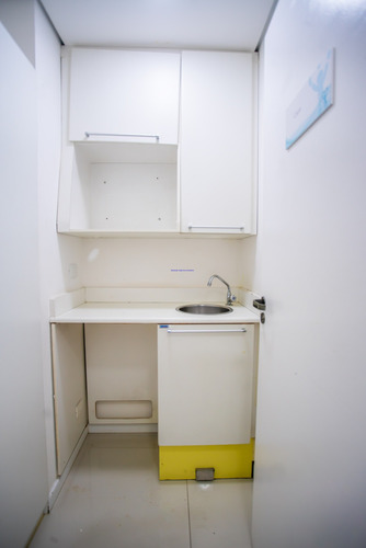 Imagem 9 de 12 de Conjunto Comercial 60m², 04 Salas, 02 Banheiros E 02 Vagas Na Garagem. Condomínio Com Recepção E Segurança 24hrs. Excelente Localização - 21092701 - 70147338
