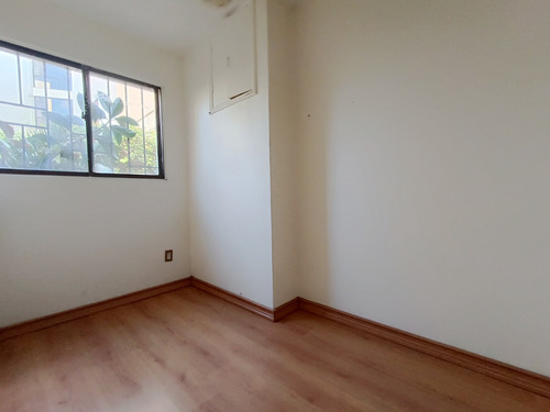 Departamento Primer Piso Con Patio - Providencia