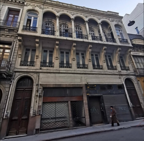 Imperdible Edificio En El Corazón De Ciudad Vieja