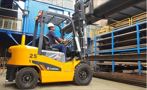 Imagen 5 de 16 de Autoelevador Liugong Diesel 2500kg Nuevo 0km