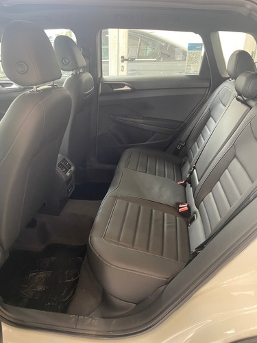 Imagen 8 de 17 de Volkswagen Taos Highline Bi Tono 250 Tsi Du