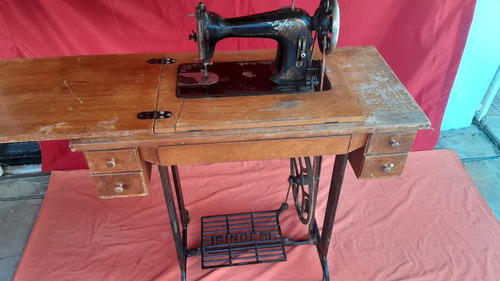 Maquina De Coser Antigua Singer Pedal Cajones X Balvanera Negro (Usado)