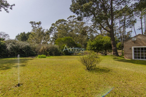 Casa En La Arbolada, Punta Del Este- Ref: 3074