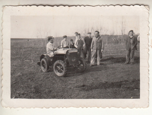 Antigua Fotografia Tractor Mayrath En Campo Uruguay Vintage