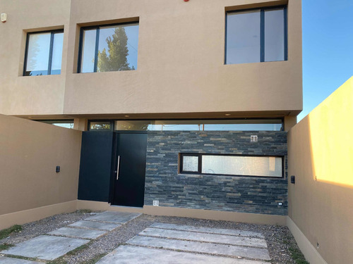 Imagen 1 de 14 de Duplex Cipolletti Barrio Ayres Del Valle